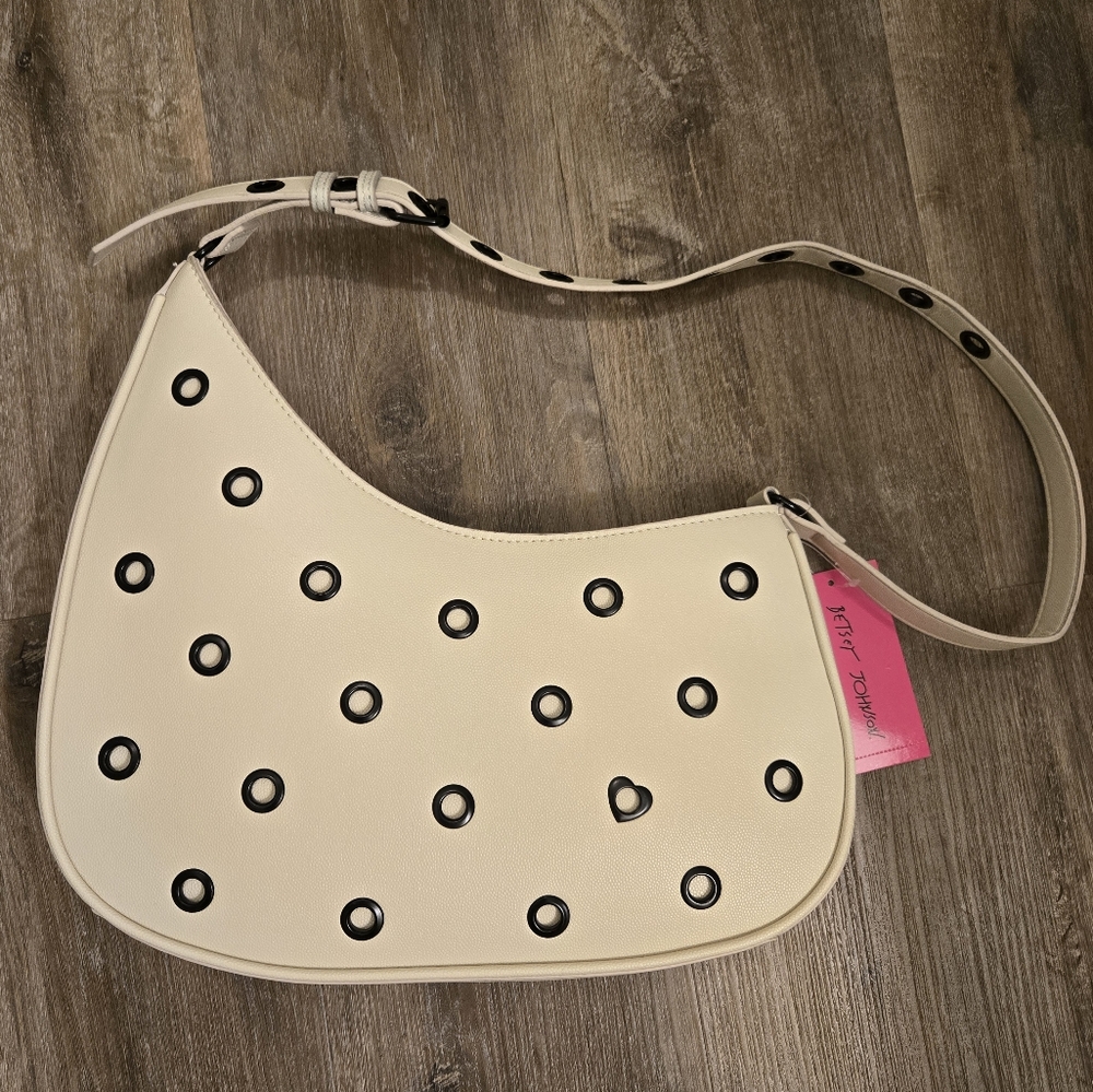 Betsey Johnson XORUTHY Shoulder/Crossbody Bag Chalk